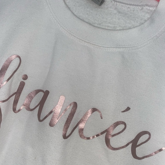 Rose gold fiancée sweatshirt - Picture 2 of 4